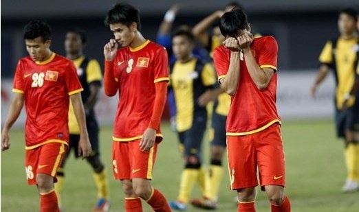 DT Viet Nam mat vi tri dan dau khu vuc tren BXH FIFA hinh anh