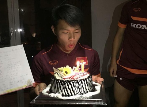 Phạm Văn Thành đã bước sang tuổi 21. Đây là một trong những tiền đạo đầy triển vọng của bóng đá Việt Nam.