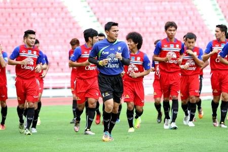 Một Zico Thái rất khác trong phòng họp chiến thuật.