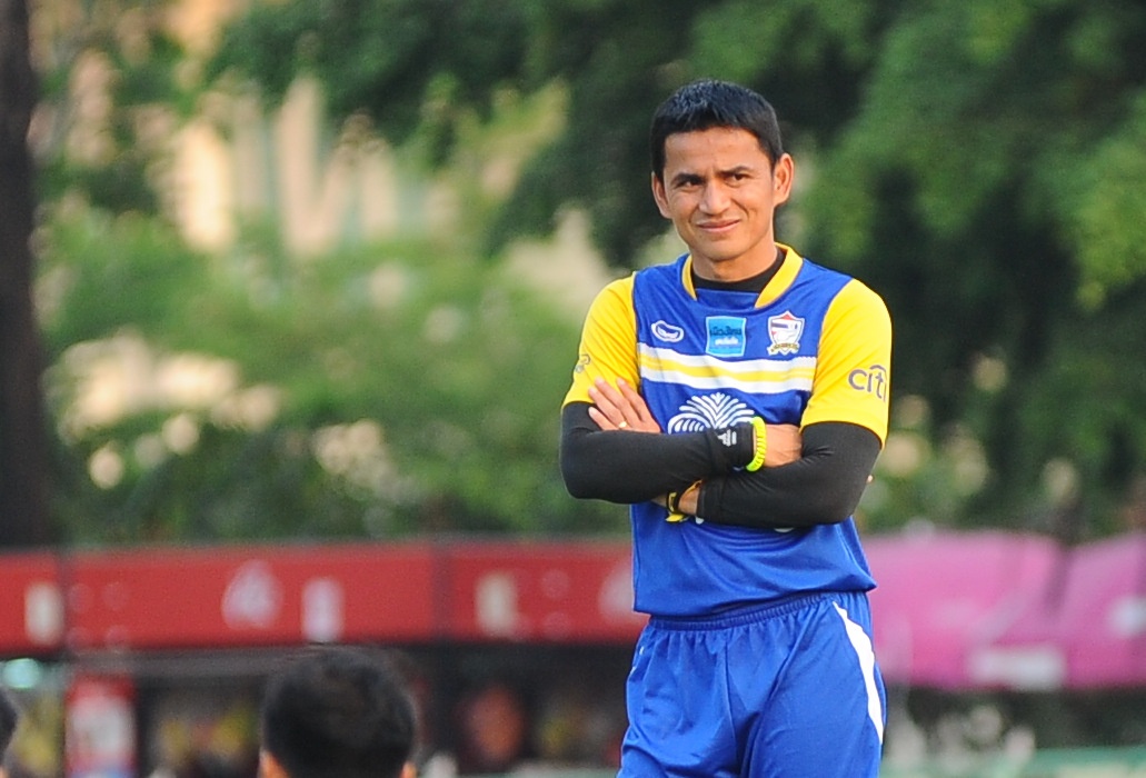 HLV Kiatisak: 'Ong Miura se giup bong da VN phat trien' hinh anh