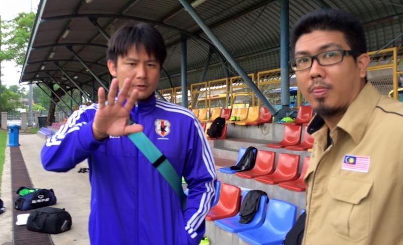 Tro ly HLV Olympic Nhat Ban xem buoi tap cua thay tro Miura hinh anh