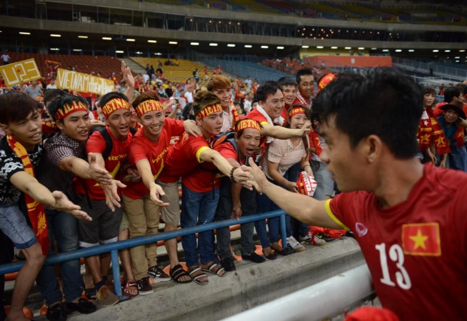 Nguoi ham mo nan lai dong vien tuyen thu U23 Viet Nam hinh anh