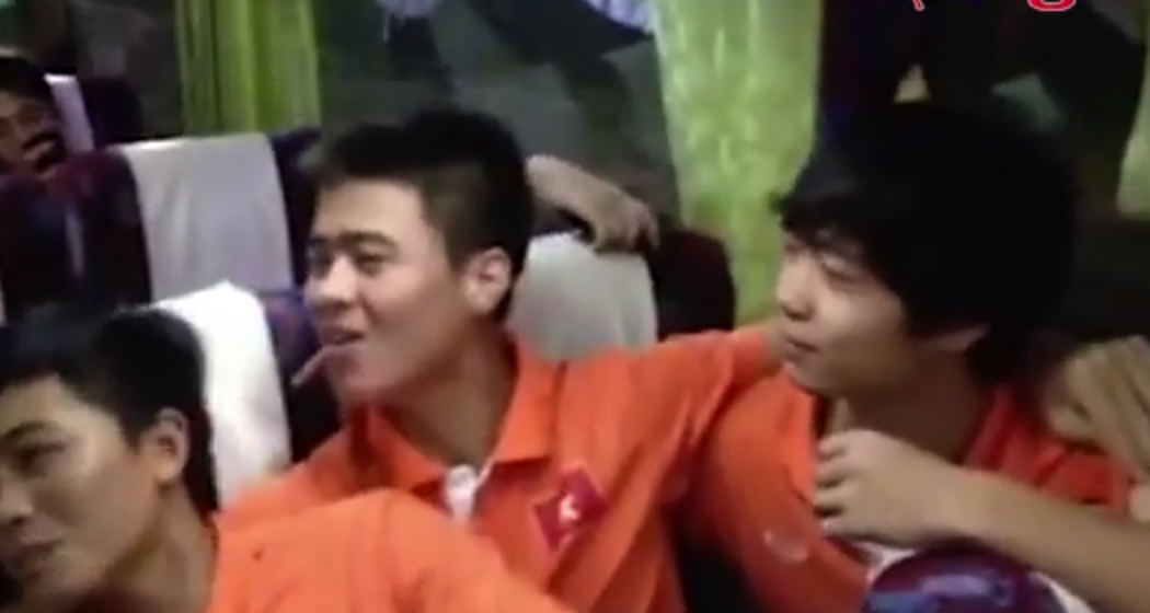 U23 Viet Nam hat 'Chac ai do se ve' mung chien thang hinh anh