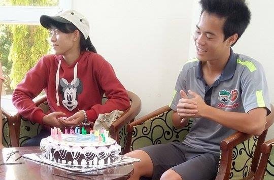 Van Toan don sinh nhat som truoc tran gap SLNA hinh anh