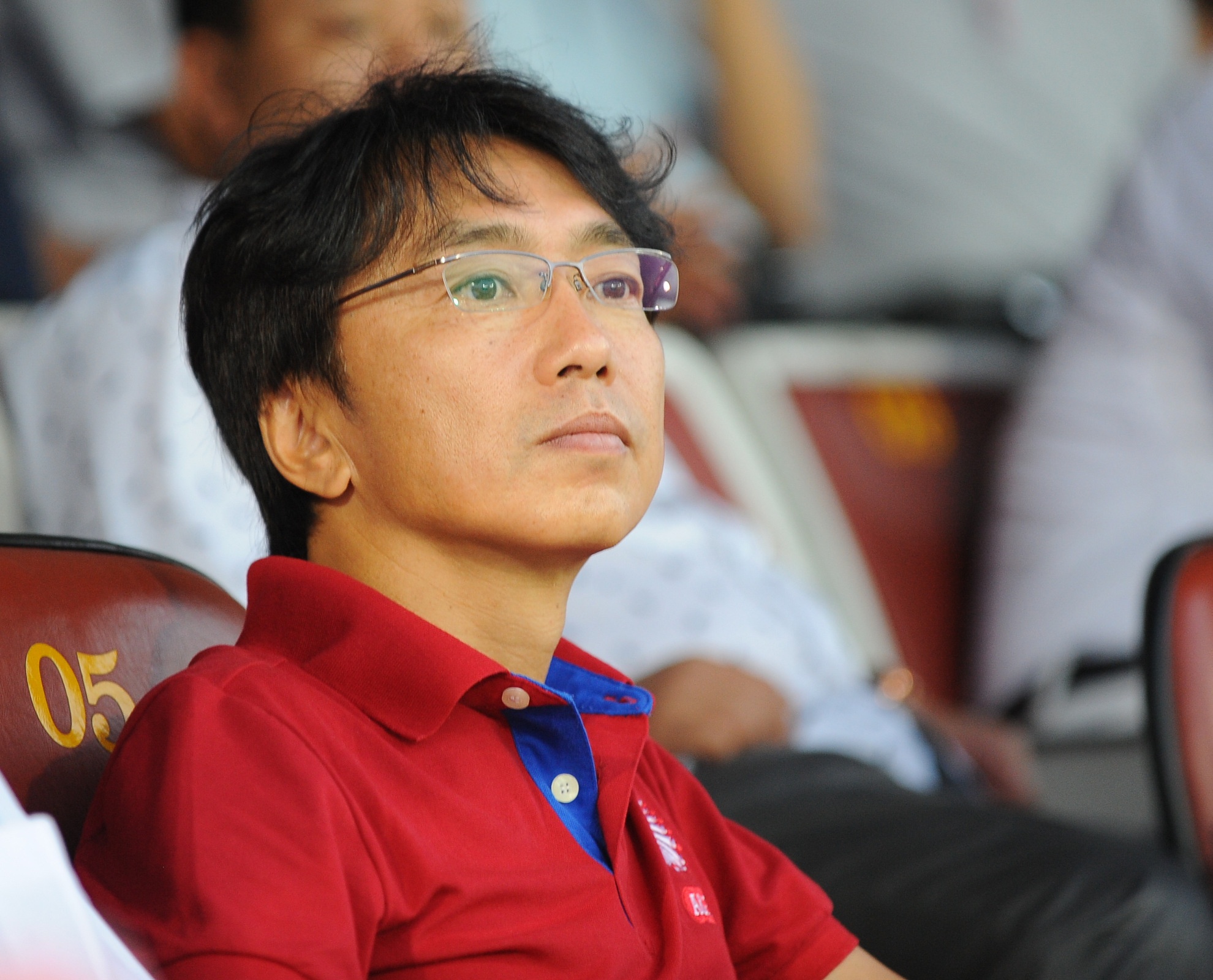 HLV Miura lam gi tren khan dai V.League hinh anh