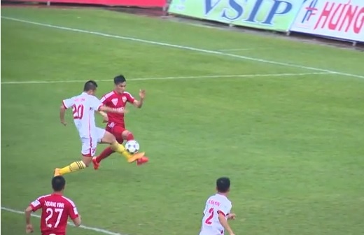 Can canh ban thang gay tranh cai cua Cong Vinh hinh anh