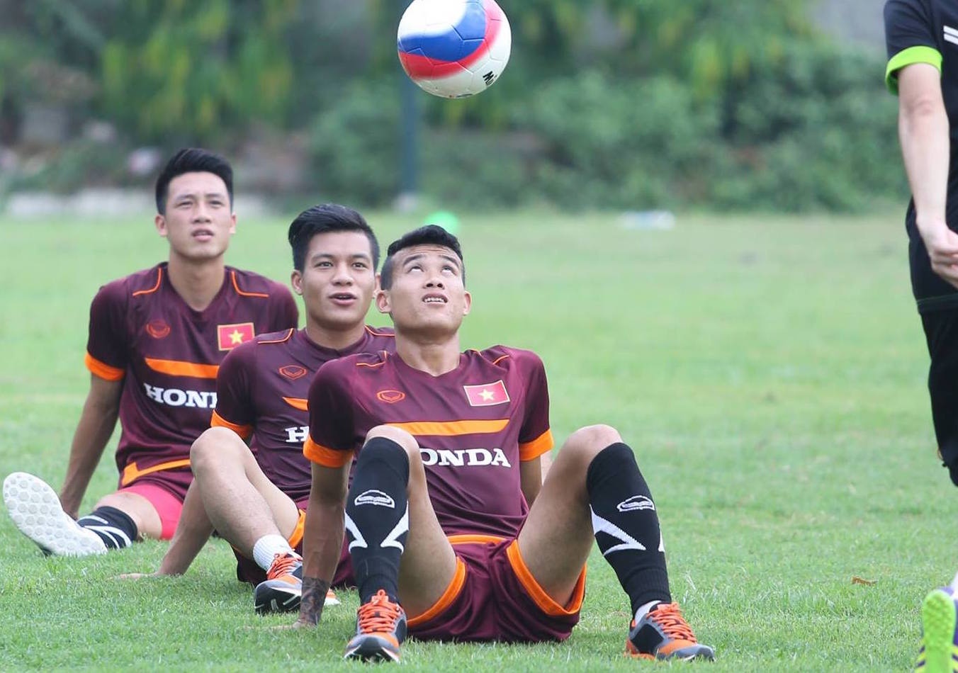 3 cau thu U23 Viet Nam phai tap rieng vi chan thuong hinh anh