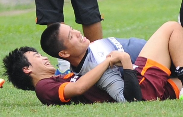 Cau thu U23 VN tinh nghich trong ngay tro lai tap luyen hinh anh