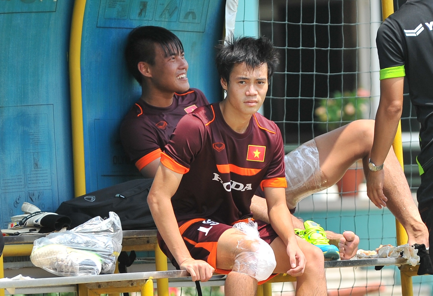 HLV Miura cho U23 VN chuom da, nghi tap som vi nang nong hinh anh