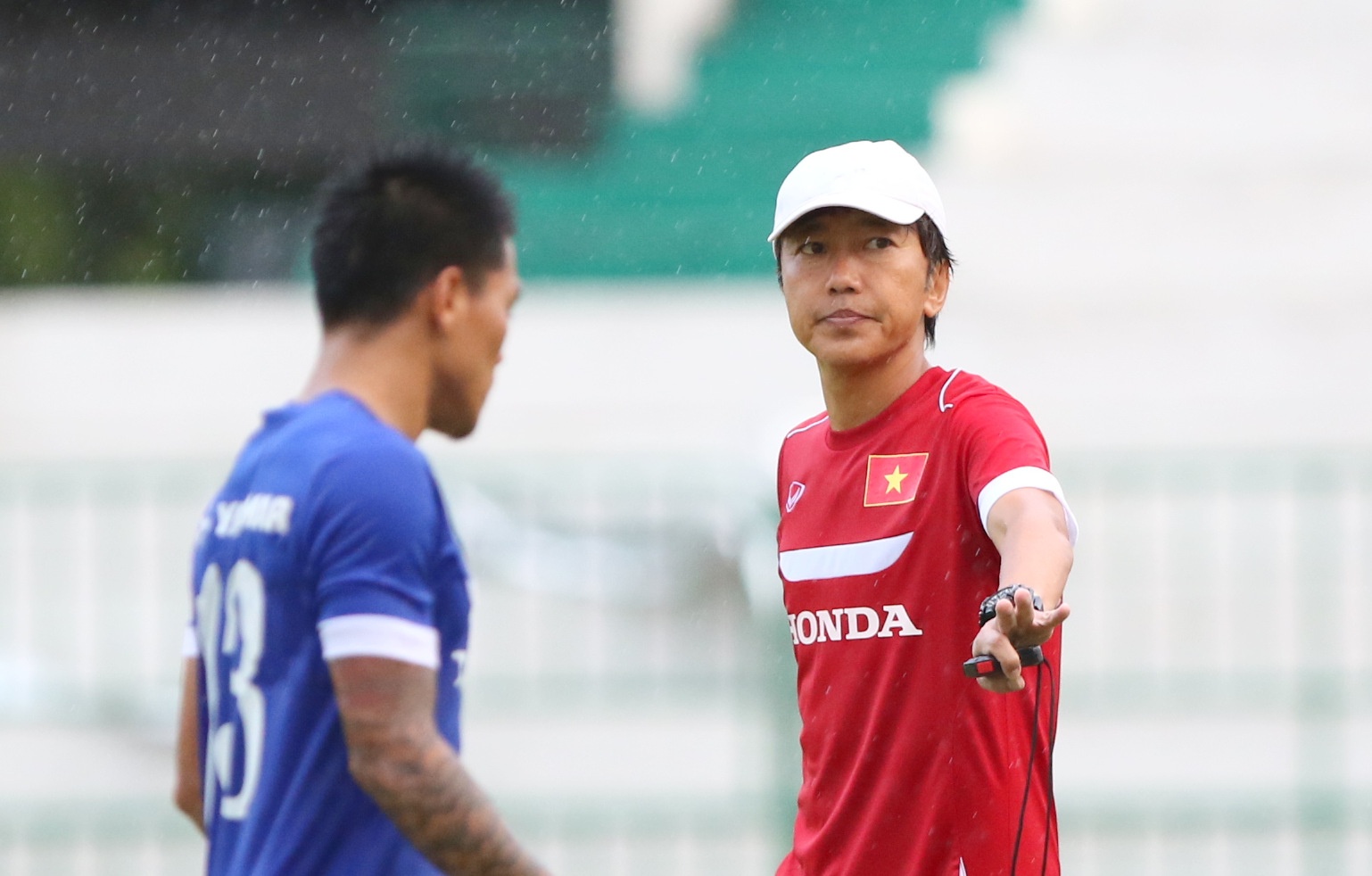 HLV Miura khich le hoc tro vuot kho truoc tran gap Thai Lan hinh anh