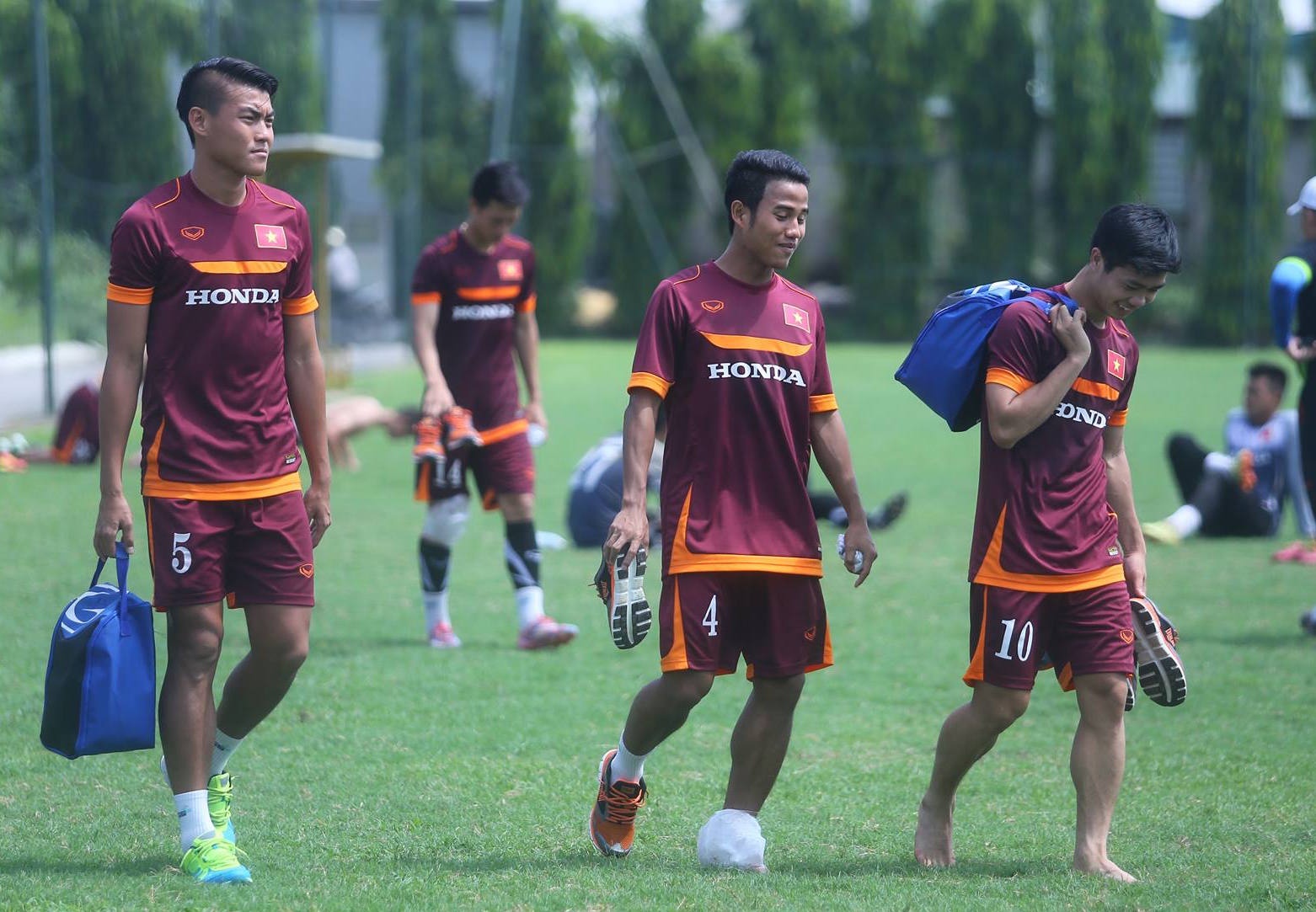 5 cau thu U23 Viet Nam chan thuong truoc ngay sang Singapore hinh anh