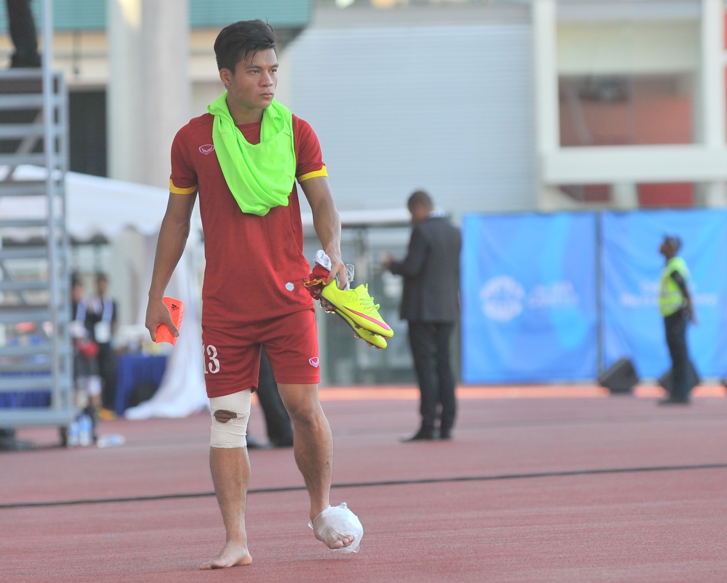 Cau thu U23 Viet Nam nhap vien sau tran thang 6-0 hinh anh