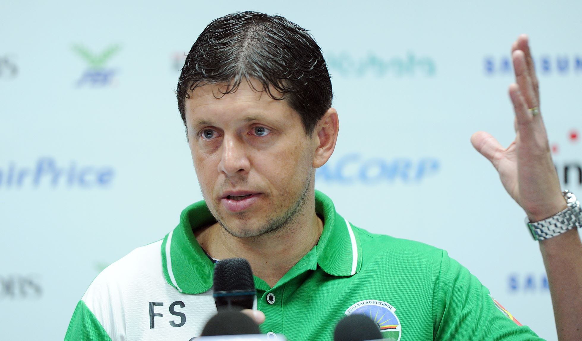 HLV Dong Timor: Chung toi du SEA Games de choi bong da sach hinh anh