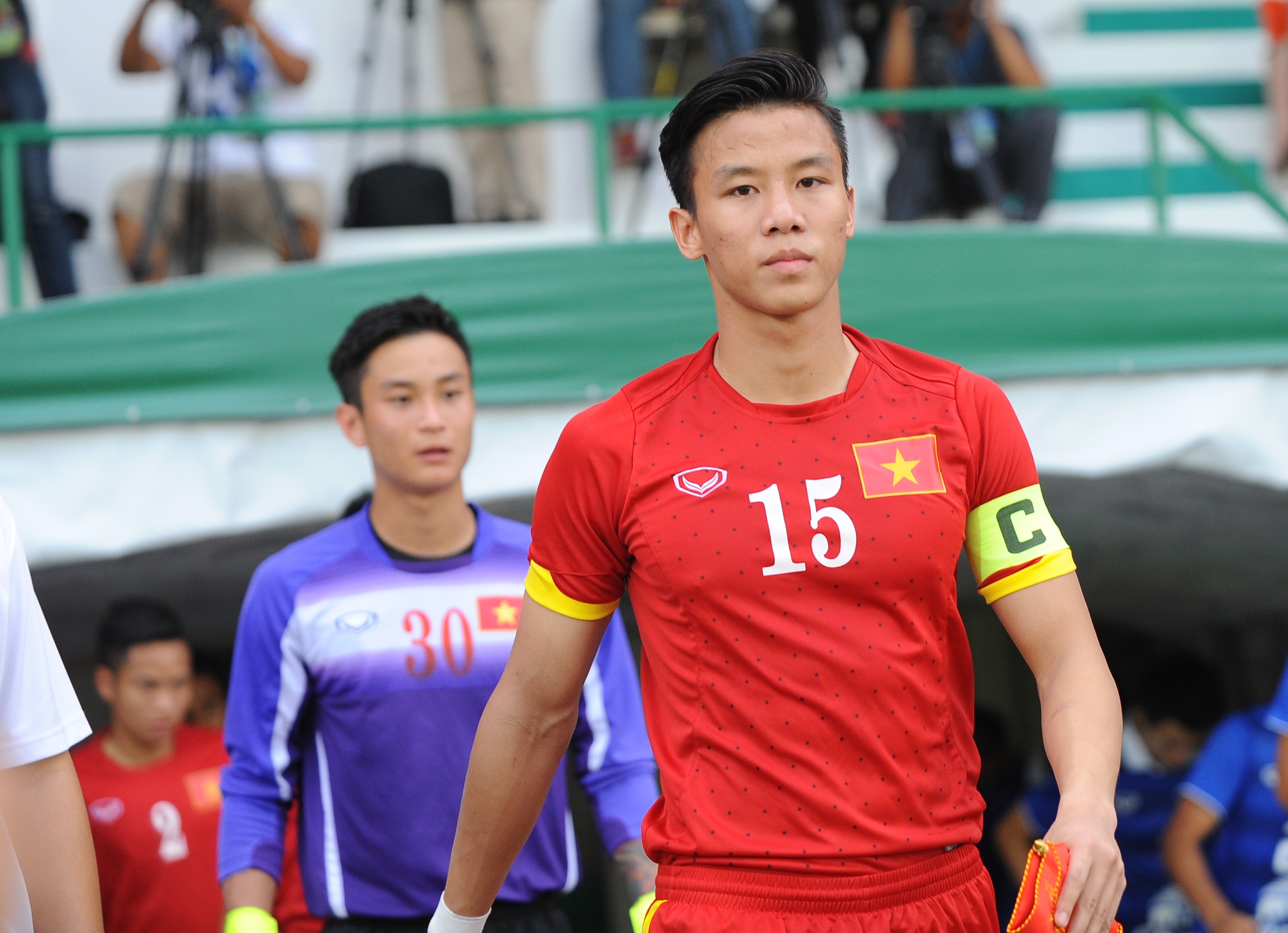 Ngoc Hai: 'U23 VN da mot mat mot con de doi mon no AFF Cup' hinh anh