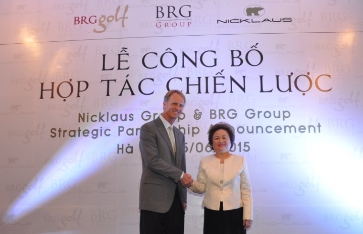 Co hoi cho ban tre Viet Nam hoc choi golf mien phi hinh anh