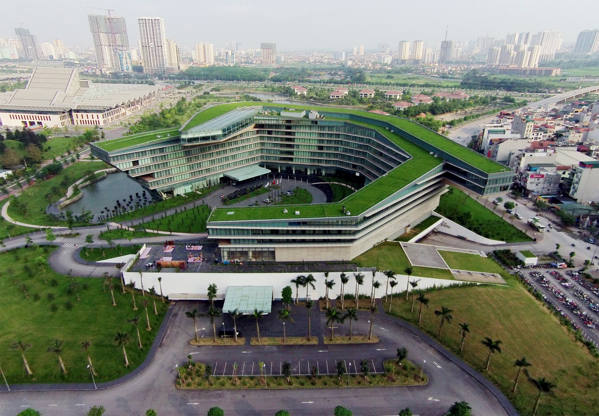 Khach san 5 sao tai Ha Noi, TP.HCM van giam gia sau hinh anh