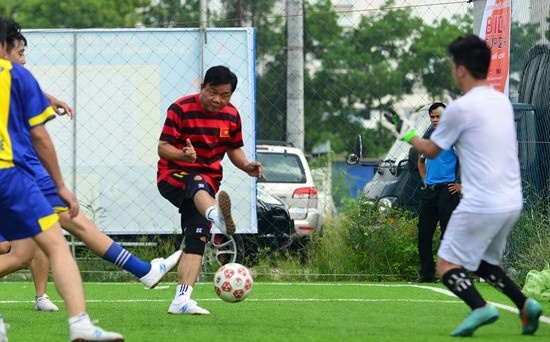 Bo truong Thang ghi 4 ban giup doi nha thang tren san phui hinh anh