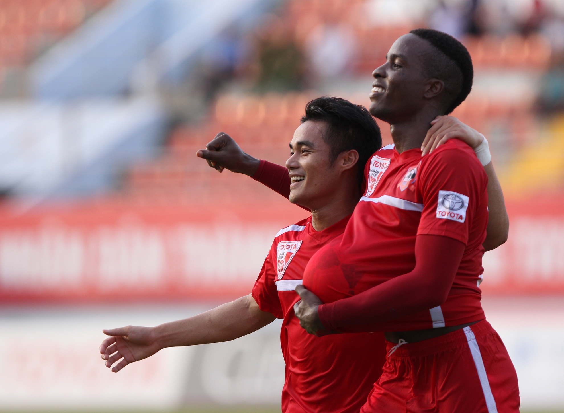 Stevens an mung kieu 'bung bau' trong tran hoa kich tinh hinh anh