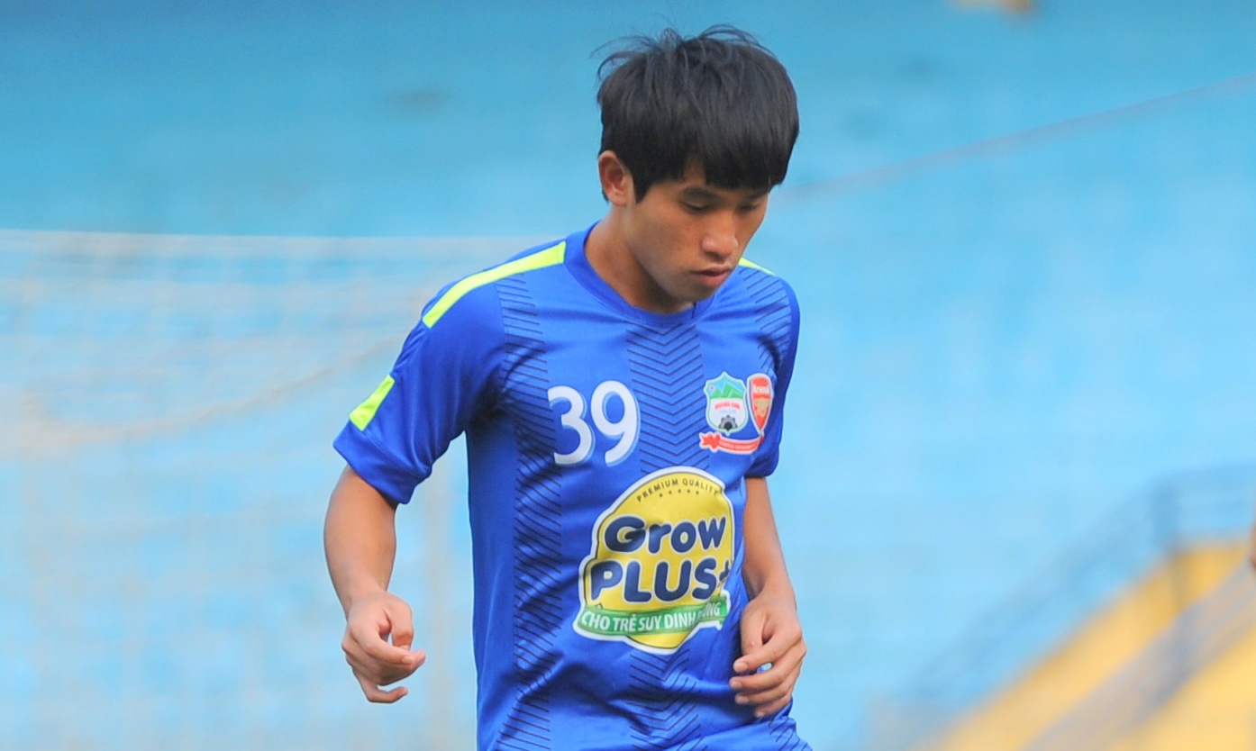 Graechen dung cau thu tre nhat V.League thay the Cong Phuong hinh anh