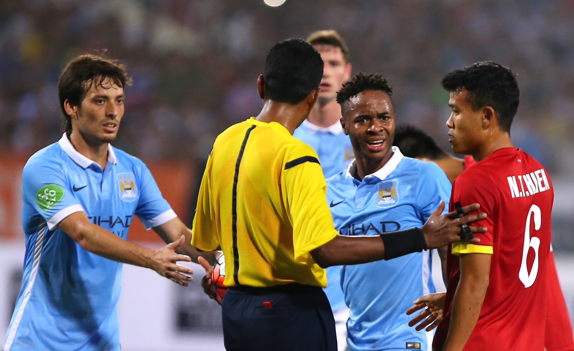 Silva ngan Sterling lao vao phan ung hau ve DTVN hinh anh