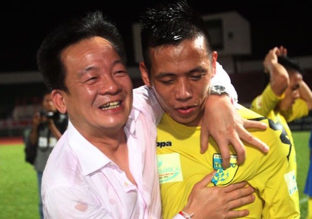 Doi bong bau Hien lap hat-trick giai thuong thang 7 hinh anh