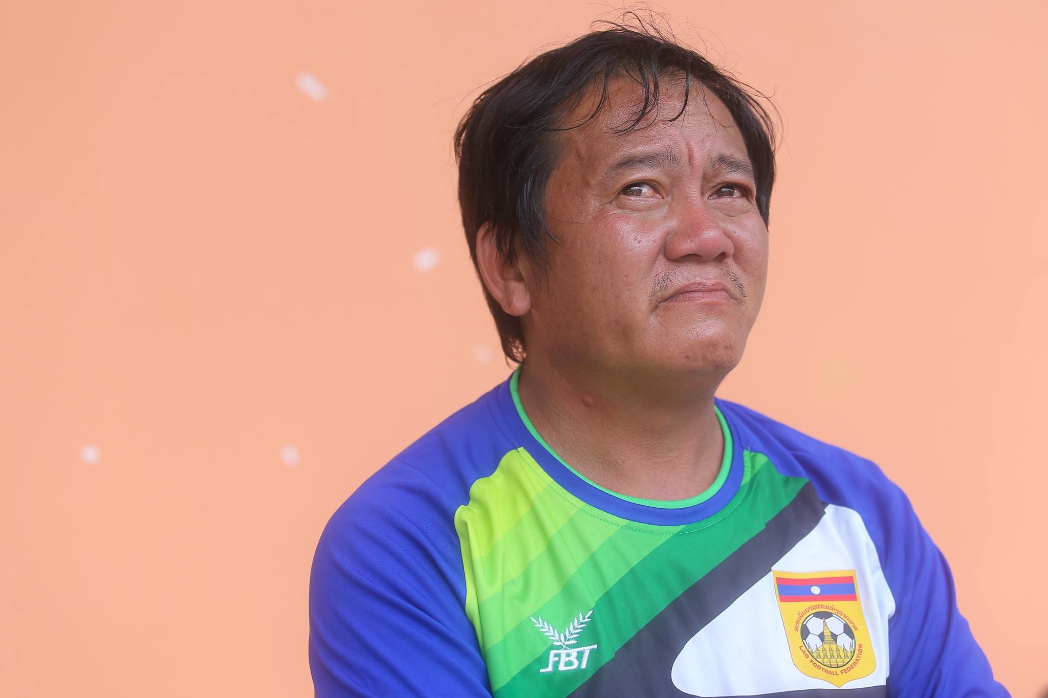 HLV nguoi Viet mang 12 cau thu da Lao League dau U19 VN hinh anh