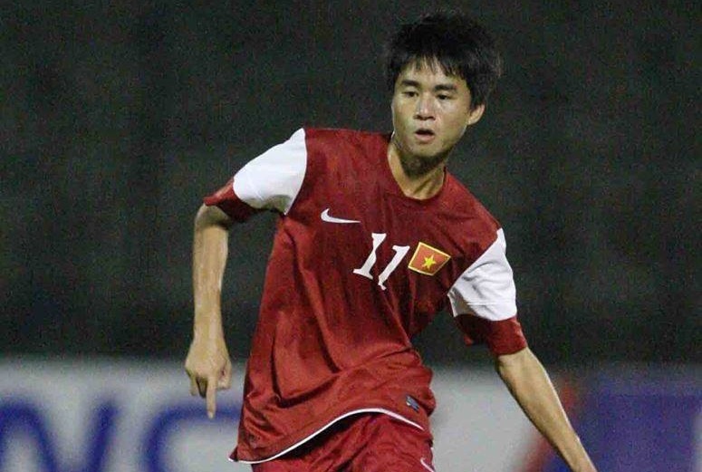 Thanh Hau binh phuc chan thuong truoc tran dau voi U19 Lao hinh anh