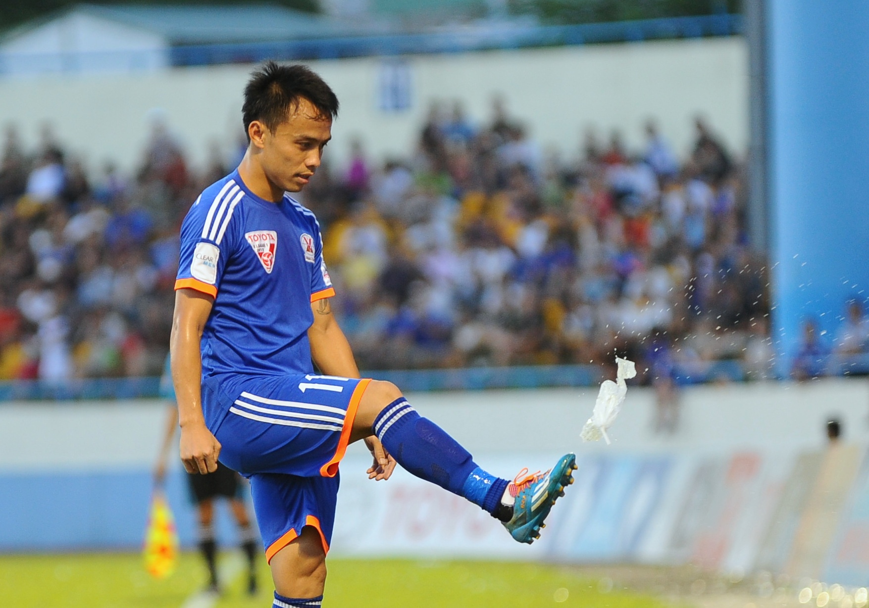 Hau ve Quang Ninh da tui nuoc kich dong fan Hai Phong hinh anh