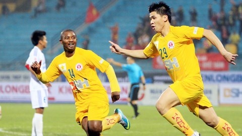 CLB Ha Noi gianh ve len hang V.League som 1 vong dau hinh anh
