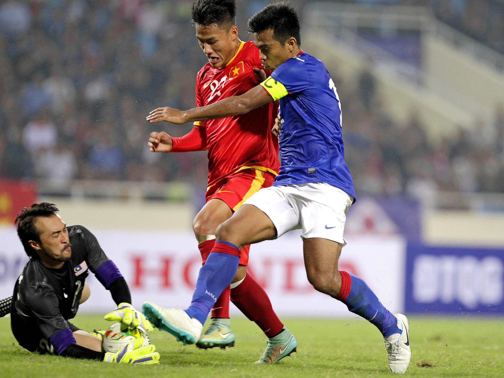 Malaysia_Luong Thai Linh-EPAÔng là thành viên và đội trưởng của đội tuyển quốc gia Malaysia. Ông được mô tả là một trong những tiền vệ hàng đầu Malaysia trong lịch sử. 