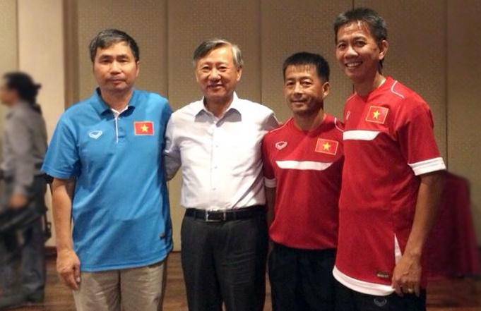 Dai su Viet Nam tai Lao: Co vu U19 la the hien long yeu nuoc hinh anh