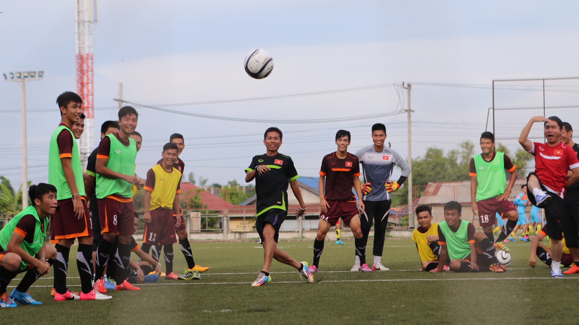 Truong doan U19 VN thua cuoc trong man thach do sut bong trung xa hinh anh