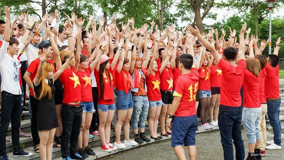 Nguoi ham mo chao don DT Viet Nam khi toi Dai Loan hinh anh