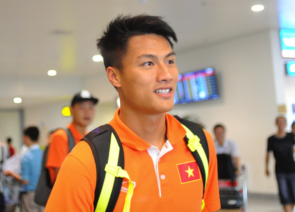 Tuyen thu Viet Nam voi vang noi chuyen tro ve da V.League hinh anh