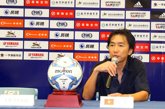HLV Miura: 'Vong loai World Cup o trinh do khac xa V.League' hinh anh