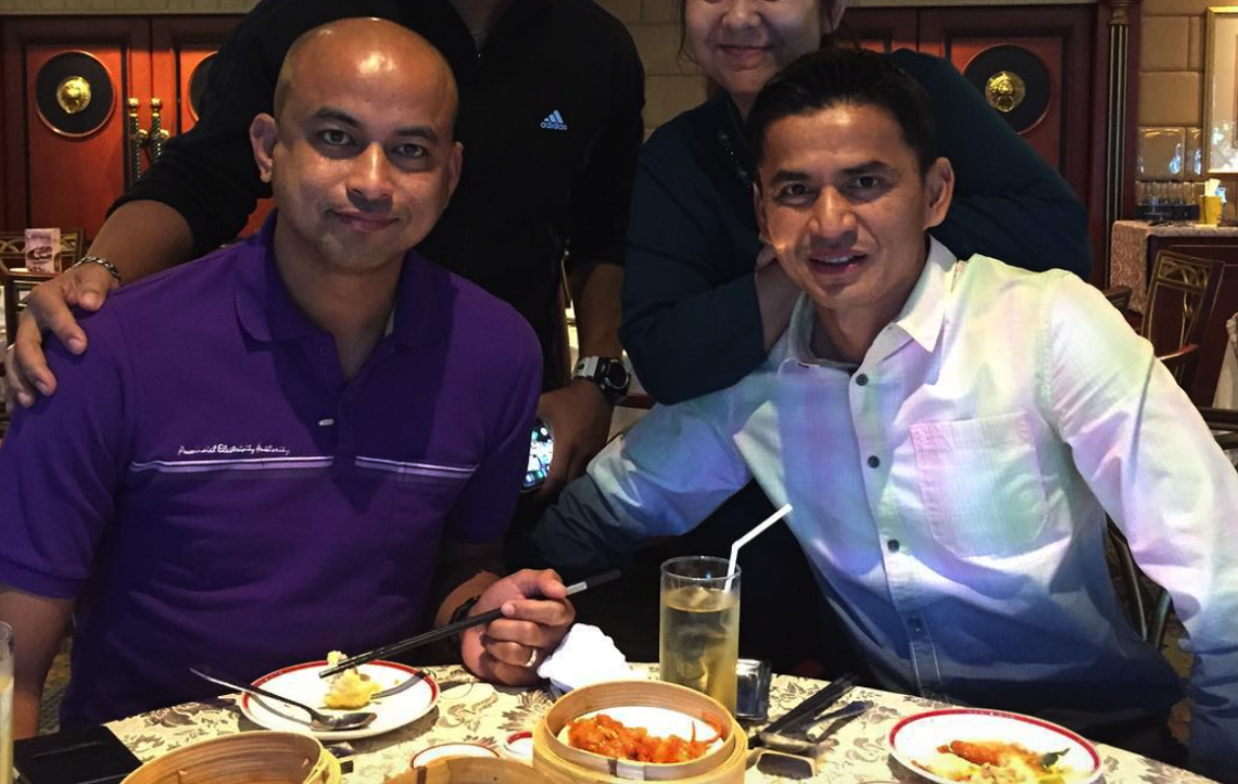 Thai Lan lam tiec mung sau khi Kiatisak giang hoa voi tro ly hinh anh