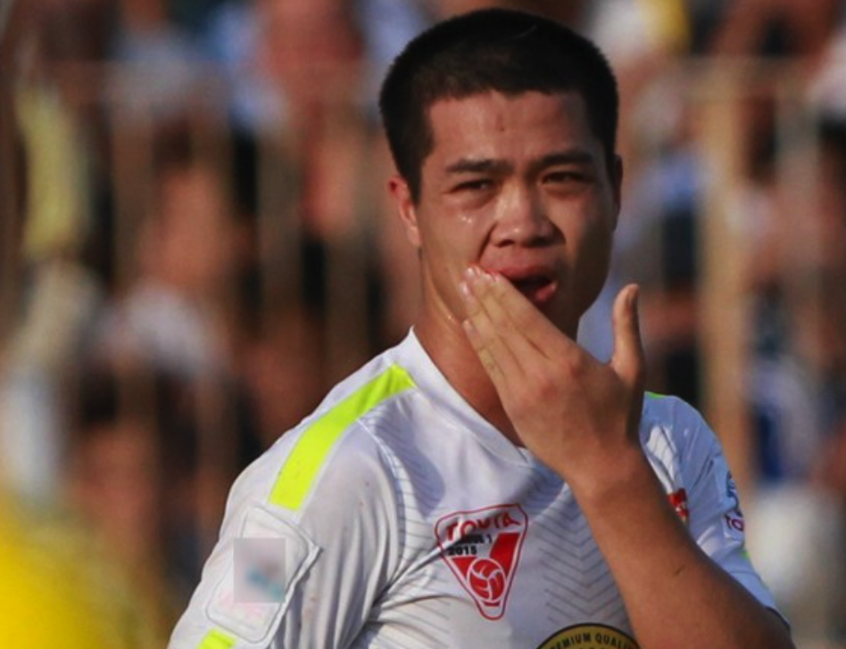 Cong Phuong: 'V.League qua khac nghiet' hinh anh