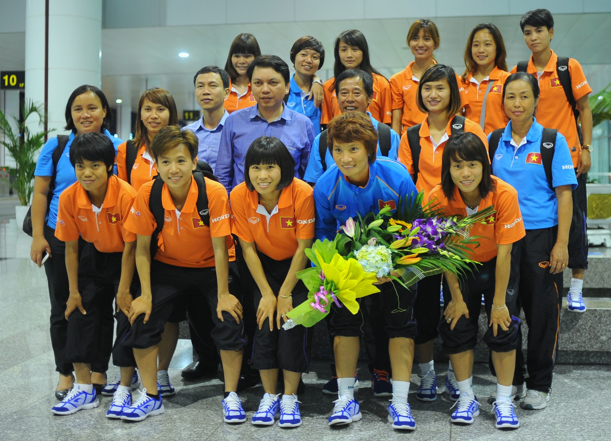 Minh Nguyet: 'Khong co nguoi ham mo ra don tuyen nu la chuyen thuong thoi' hinh anh