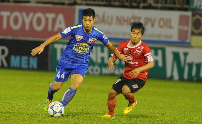 Bau Duc: 'Cong Phuong co nhieu loi ich khi choi bong o Nhat' hinh anh