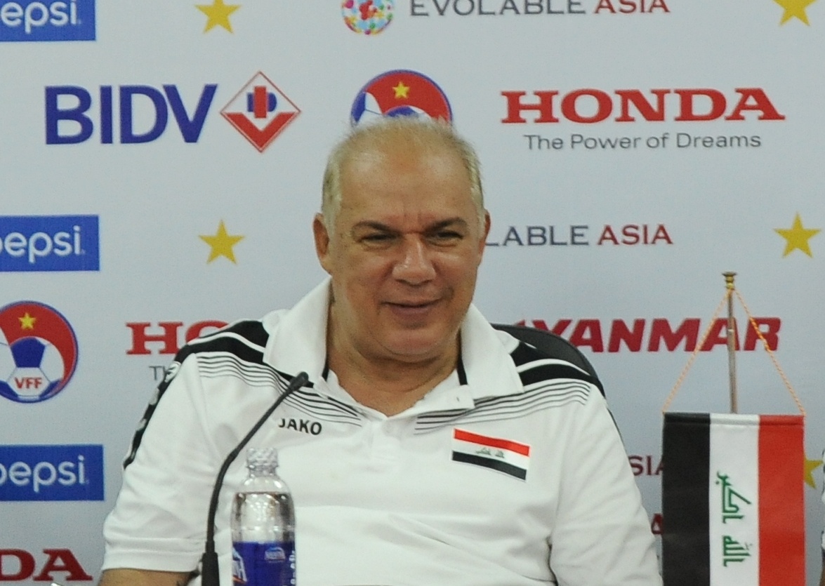 HLV truong Iraq danh gia Viet Nam manh ngang Thai Lan hinh anh