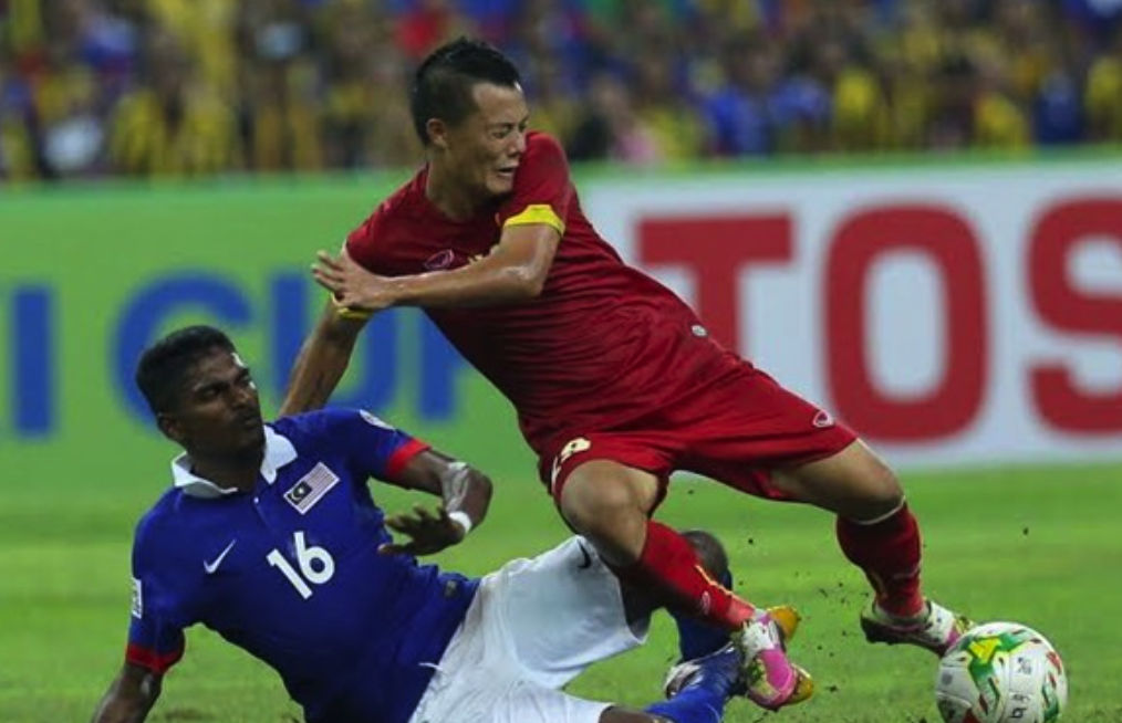 Thanh Luong bi gach ten truoc tran dau voi Iraq hinh anh