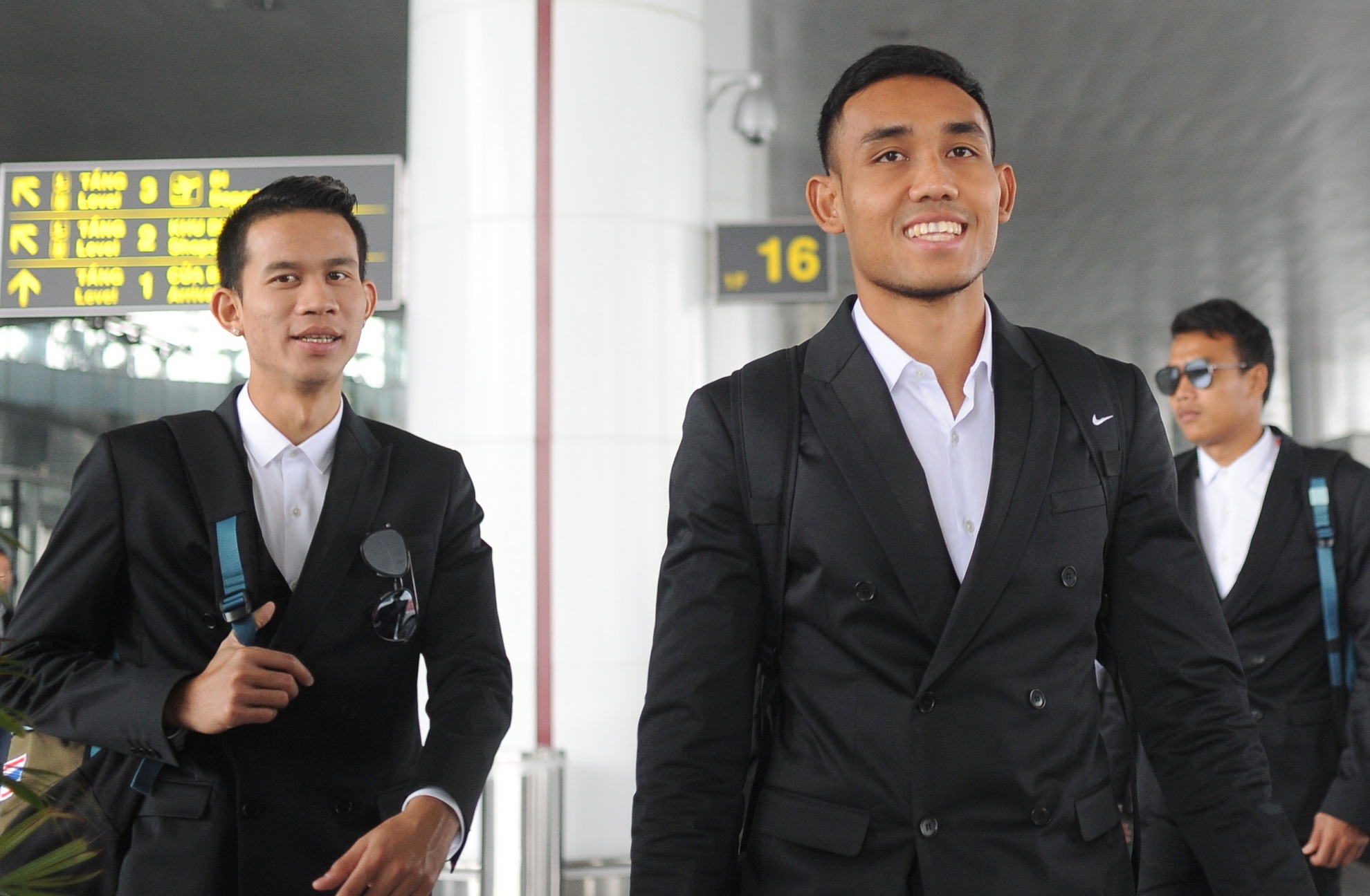 Teerasil Dangda là tiền đạo số một của bóng đá Thái Lan những năm qua. Tháng 6/2014, anh trở thành cầu thủ đầu tiên của Thái Lan thi đấu tại La Liga, khi khoác áo Almeria theo một bản hợp đồng cho mượn từ Muangthong United.