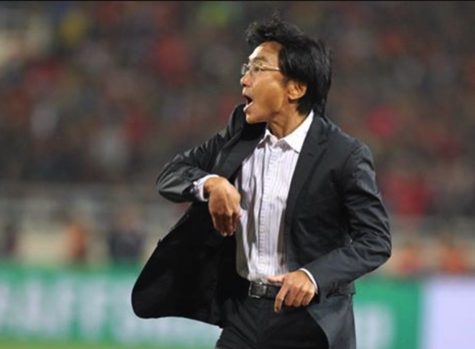 Khi ong Miura do loi cho cau thu hinh anh