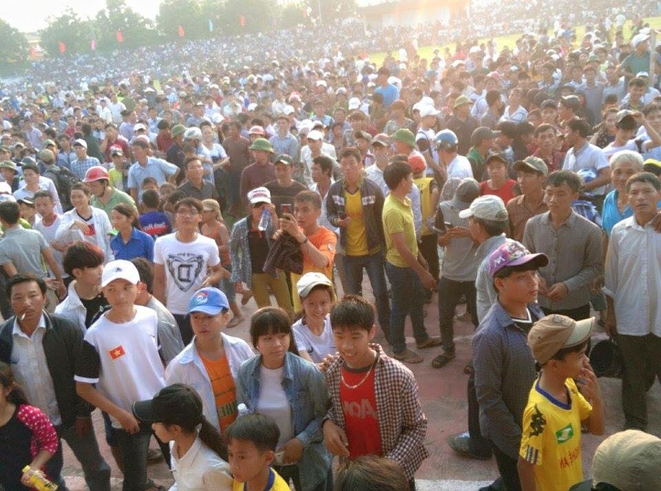 Hang nghin khan gia xem Cong Phuong ve lang da bong hinh anh