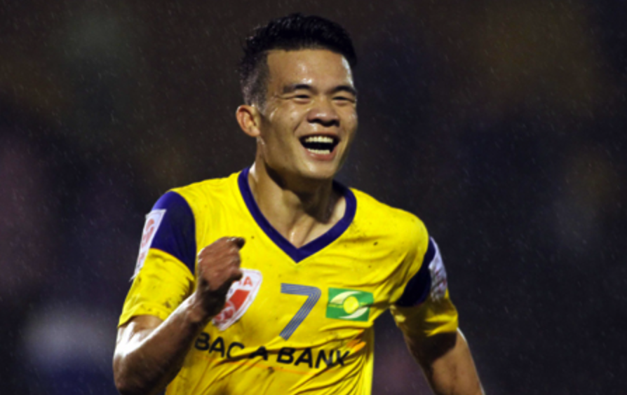 Hoang Thinh duoc 3 CLB chao don sau khi chia tay SLNA hinh anh