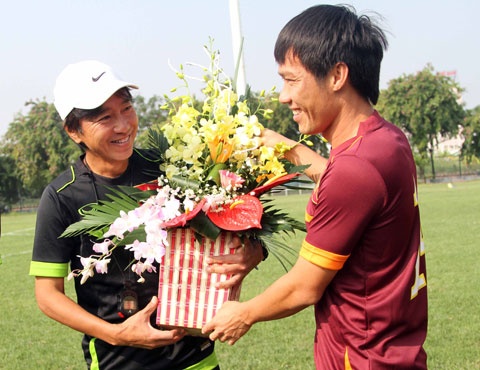 Tuyen thu gui loi chuc toi thay Miura nhan ngay 20/11 hinh anh