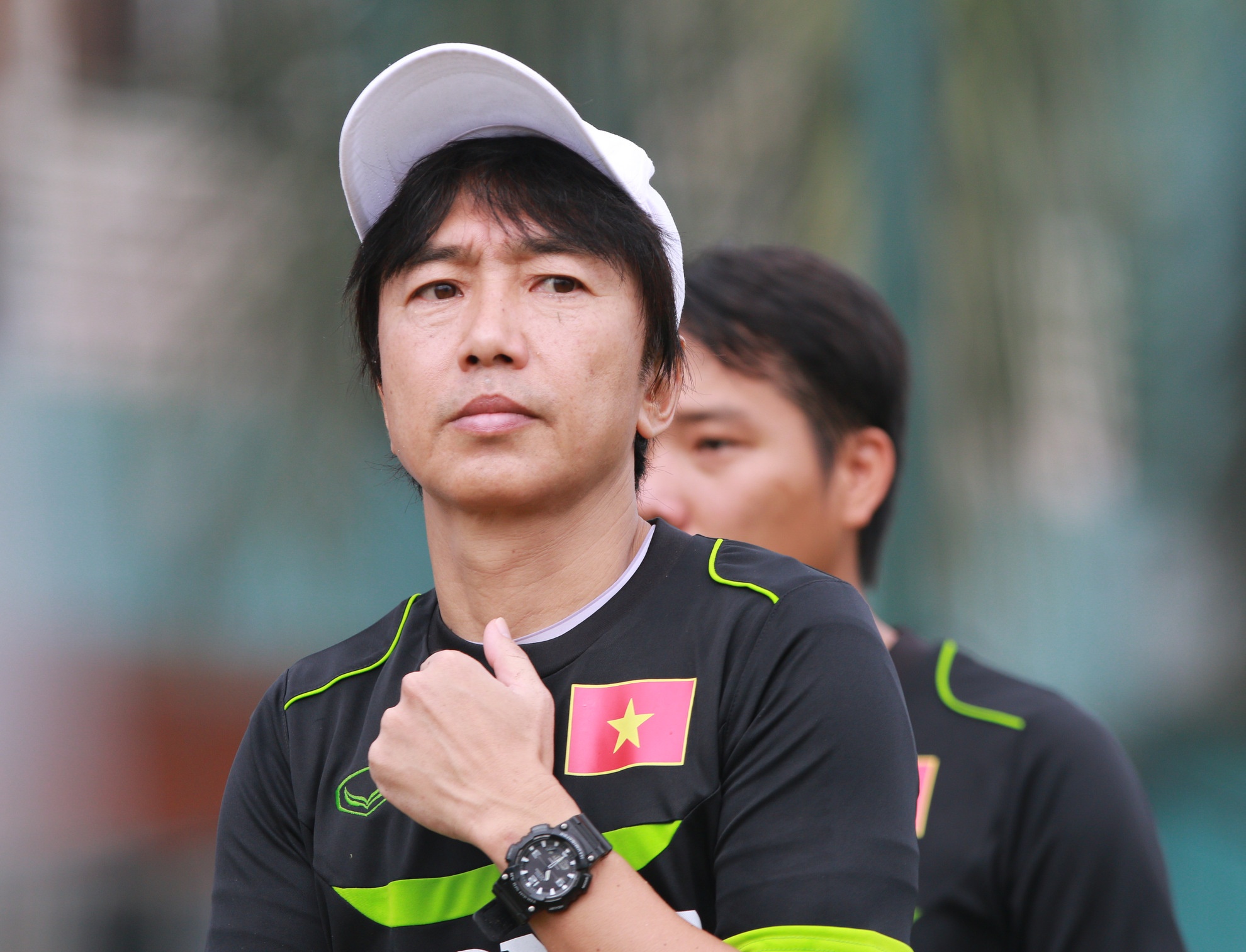 HLV Miura: 'Chung toi la mot tap the, dung chi hoi ve HAGL' hinh anh