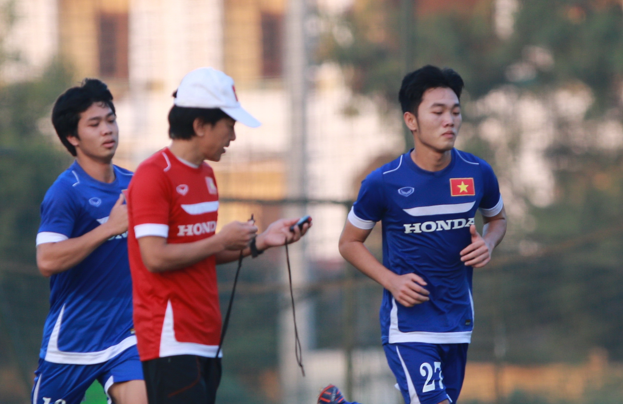 Xuan Truong tap buoi dau tien, 7 cau thu U23 VN chan thuong hinh anh