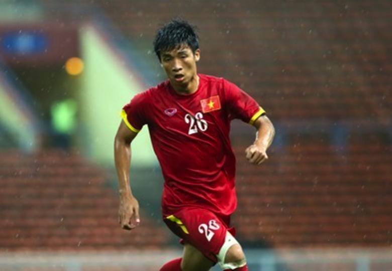 Trung ve U23 Viet Nam lo bi loai sau 1 thang khoac ao linh hinh anh