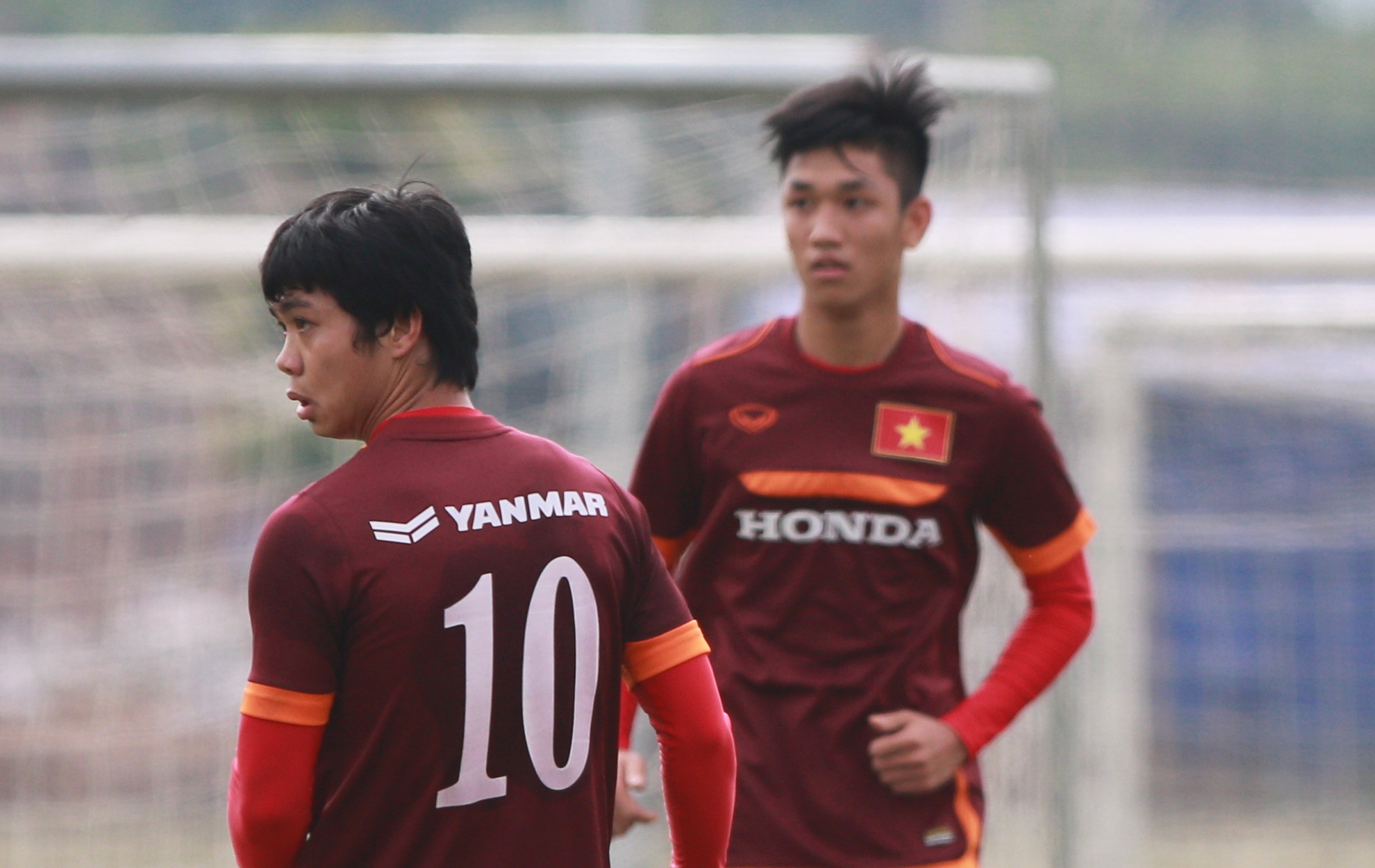 HLV Miura ket hop bo doi doi truong U19 Viet Nam hinh anh